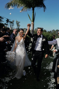 THE BEST WEDDING SONGS OF ALL TIME (UPDATED MONTHLY)